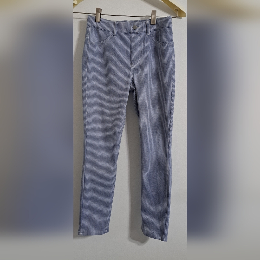Uniqlo Blue and White Patterned Pants